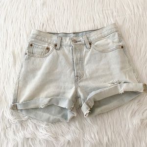 Levis Light Wash Jean Short